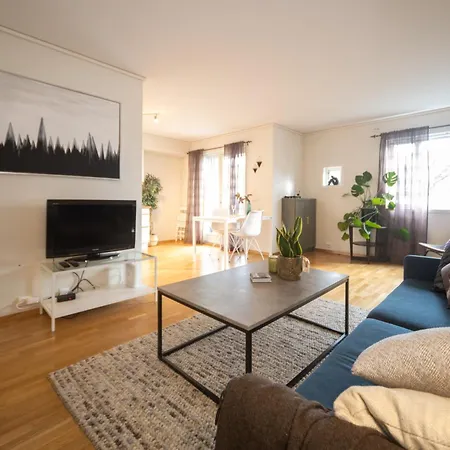 Supersentral 3-roms Med Parkering I Garasje דירה האוגסונד