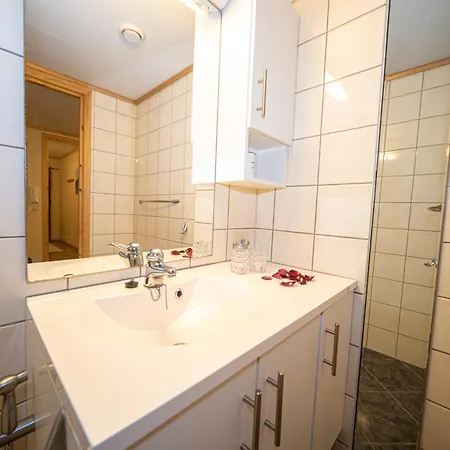 Lejlighed Supersentral 3-roms Med Parkering I Garasje *